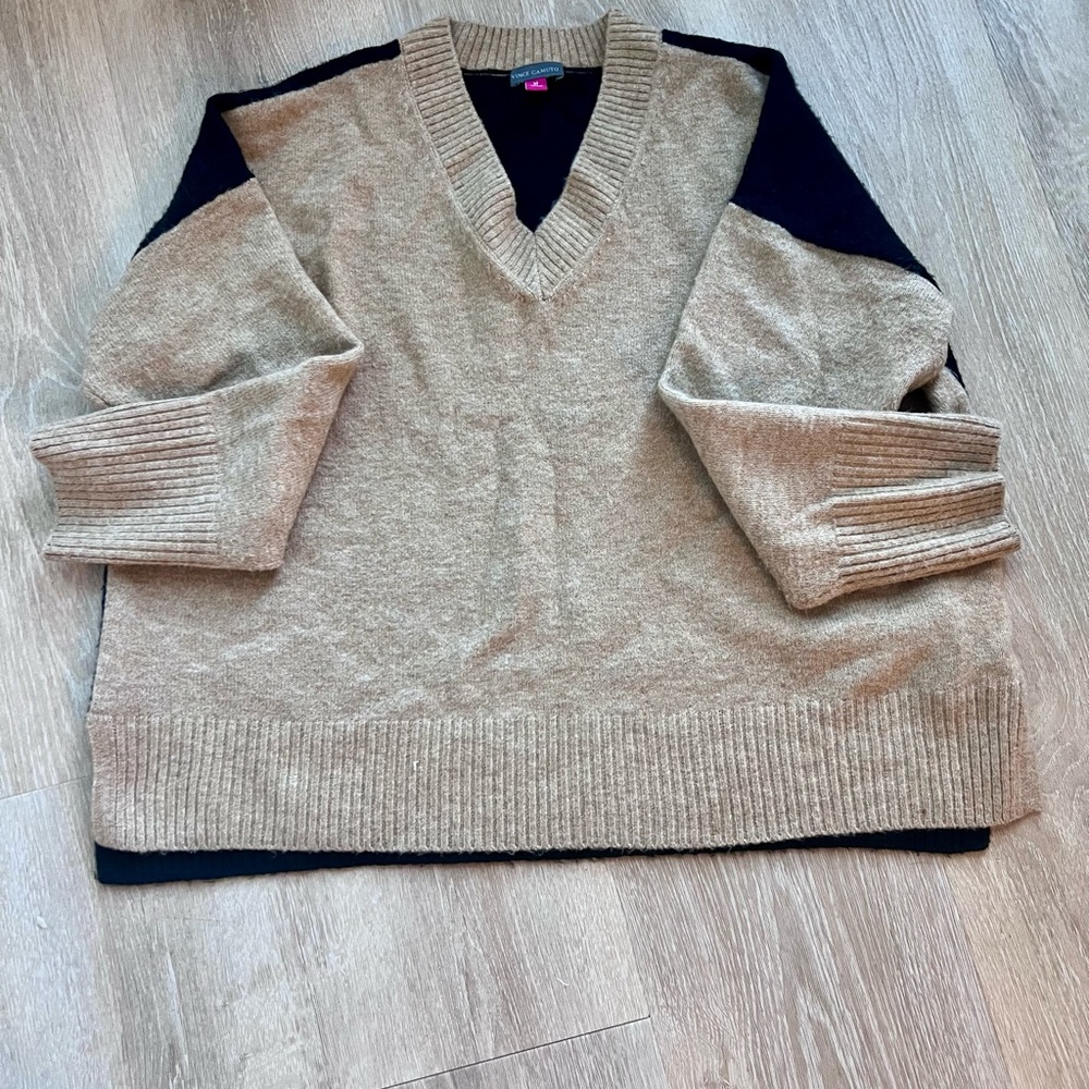 Vince Camuto Tan and Black V-Neck Sweater